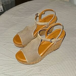FRANCO SARTO Clinton2 cork‎ wedges taupe faux suede open toe sandals 7 Summer